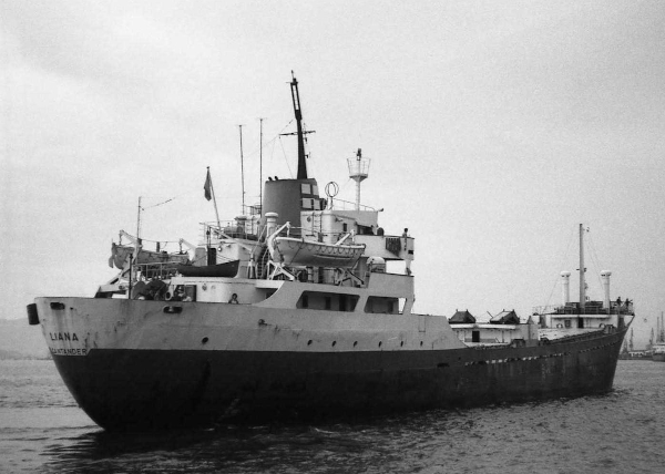 Liana por F. Estrañi Liana por F. Estrañi